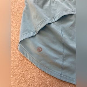 Minty-Turquoise Light Blue Lululemon Speed Up Mid Rise 4’ Shorts, Size 4